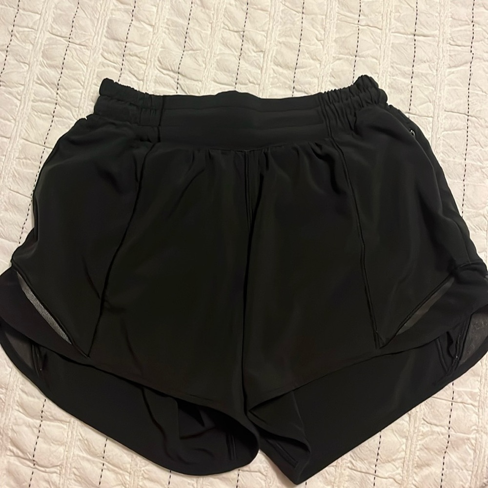 Lululemon Shorts low rise hotty hot